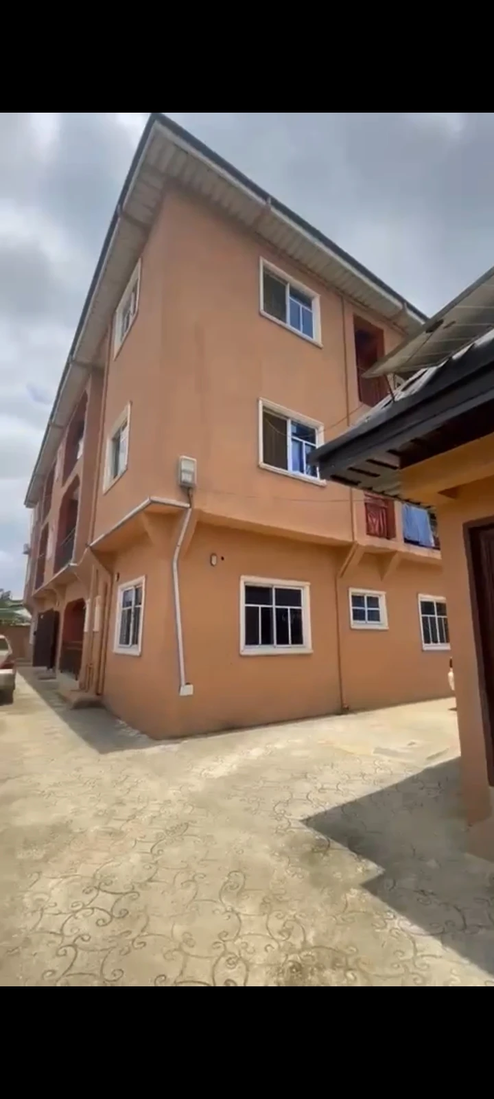 2 Bedroom Flat for Sale in Rumukwurushi New Layout, Rivers - Image 1