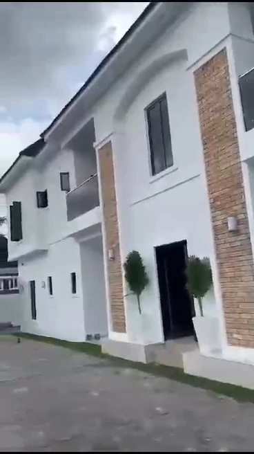 4 Bedroom Flat for Sale in Thinkers corner, Enugu - Image 2