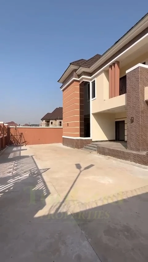 Duplex for Sale in ELSHAMA ESTATE CENTENARY, Enugu - Image 2