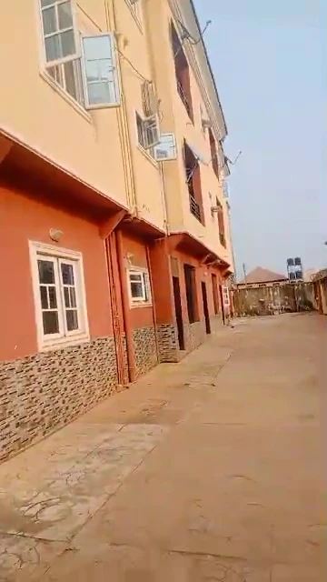 Three bedroom flat for Sale in Transekulu, Enugu - Image 1