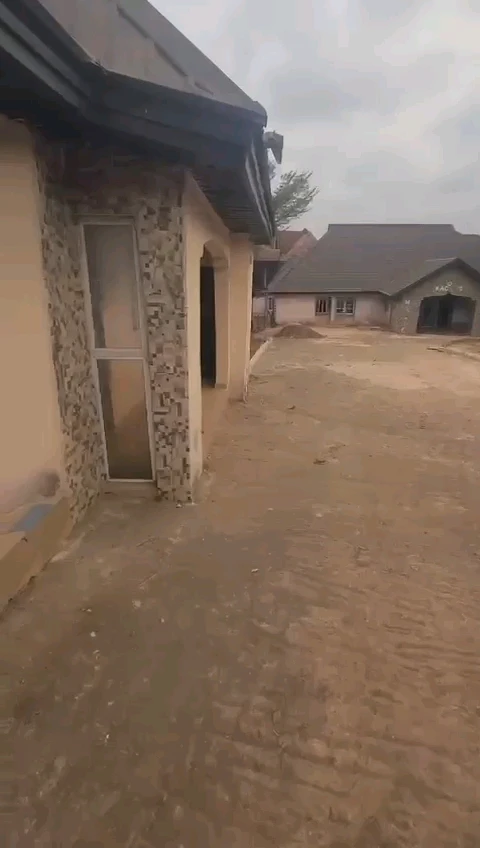 Bungalow for Sale in Independent layout, Enugu - Image 4