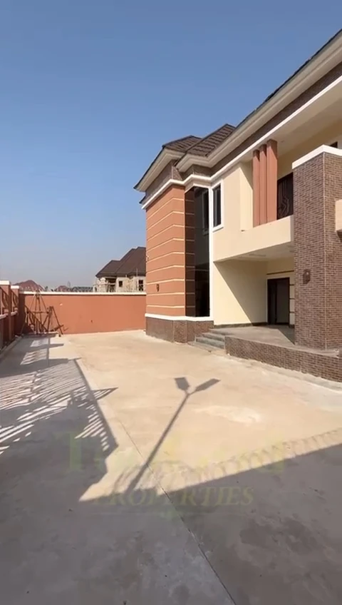 Duplex for Sale in ELSHAMA ESTATE CENTENARY, Enugu