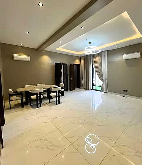 Pent-House for Sale in Lekki phase 1, Lagos - Image 2
