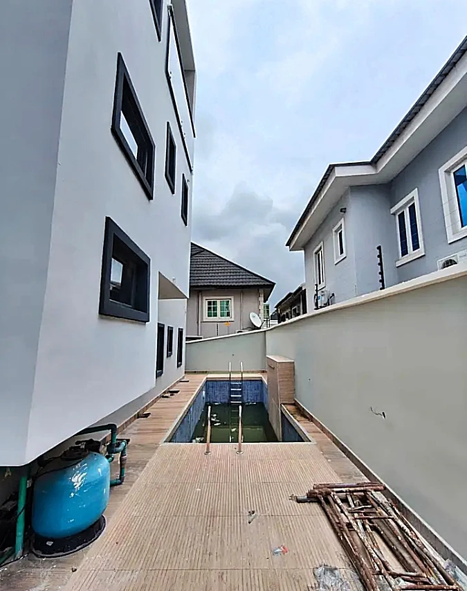 Duplex for Sale in Magodo phase 2, Lagos - Image 6
