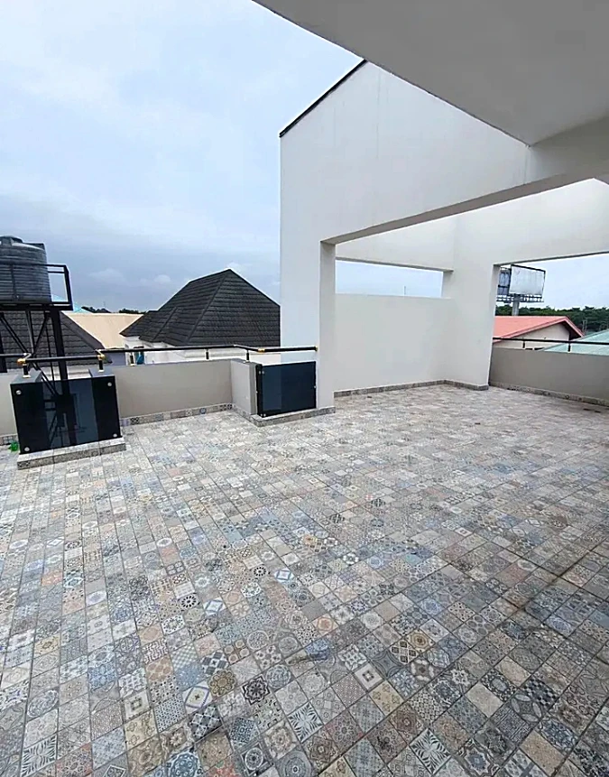 Duplex for Sale in Magodo phase 2, Lagos - Image 4