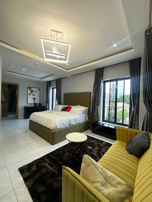 Pent-House for Sale in Lekki phase 1, Lagos - Image 3
