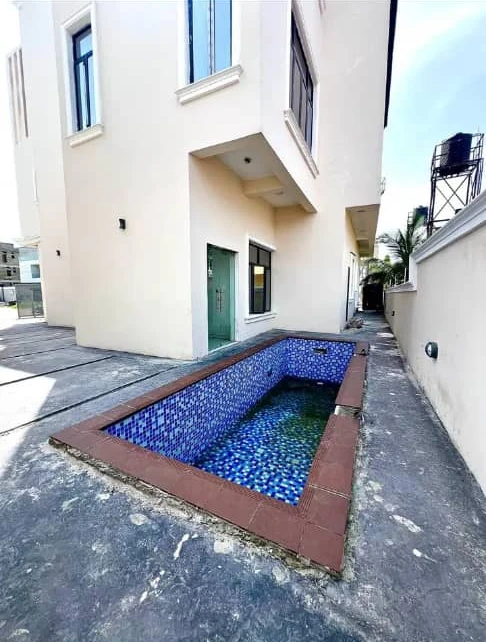 Duplex for Sale in Lekki phase 1, Lagos - Image 1