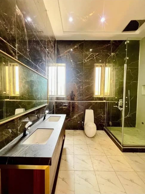 Duplex for Sale in Lekki phase 1, Lagos - Image 3