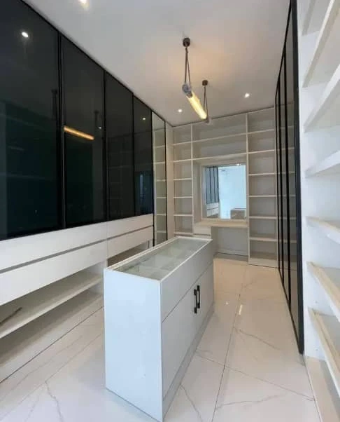 Duplex for Sale in Lekki phase 1, Lagos - Image 1