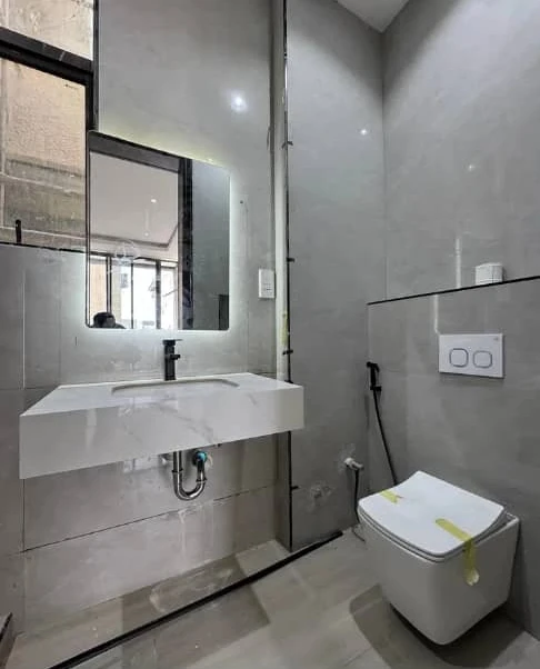 Pent-House for Sale in Lekki phase 1, Lagos - Image 1