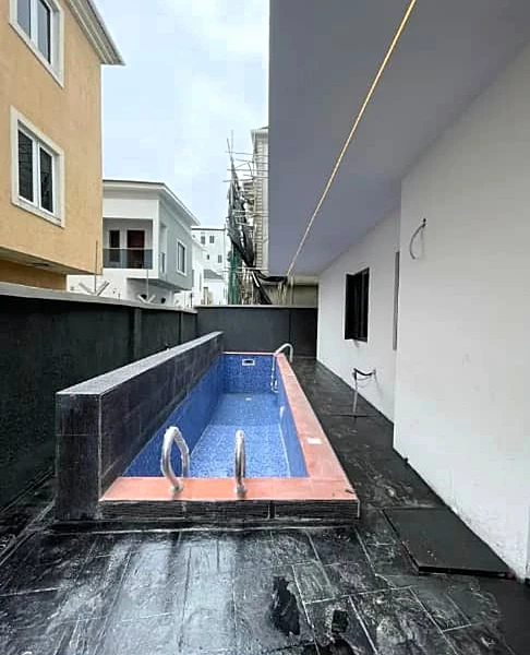 Duplex for Sale in Ologolo Lekki, Lagos - Image 1