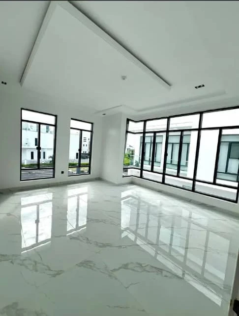 Duplex for Sale in Lekki phase 1, Lagos - Image 1