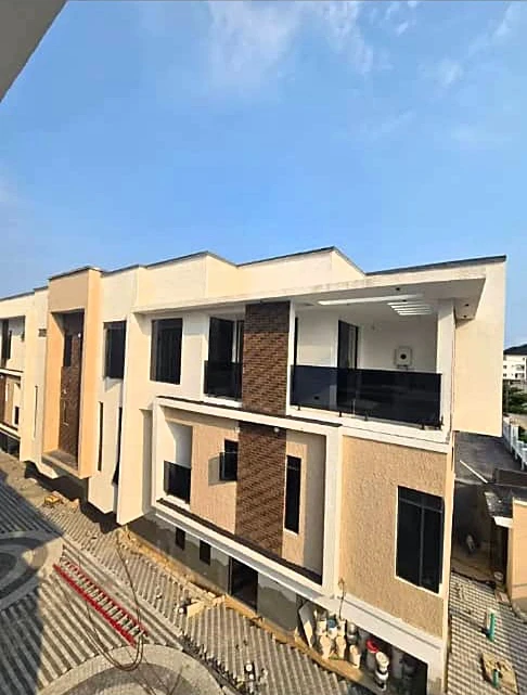 Duplex for Sale in Lekki phase 1, Lagos - Image 1