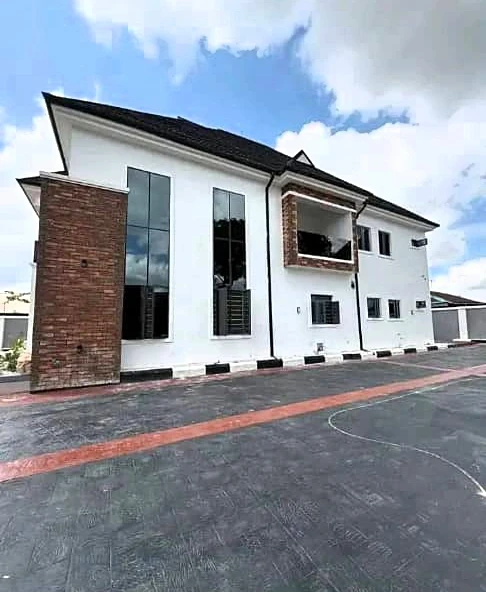 Duplex for Sale in Eliozu Eneka, Rivers - Image 2