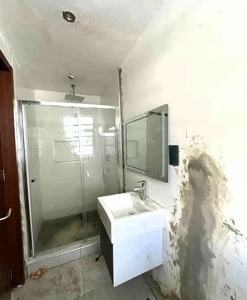 Hostel for Sale in Lekki phase 1, Lagos - Image 4
