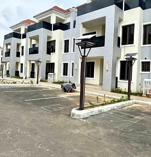 Duplex for Sale in Lifecamp, FCT - Image 1