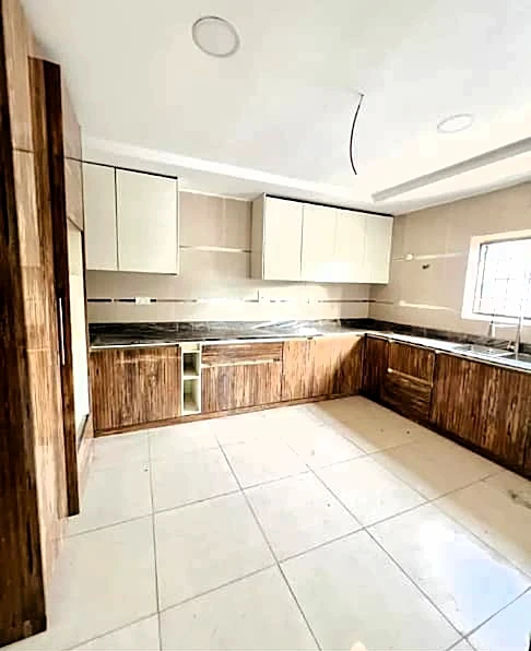 Duplex for Sale in Guzape, FCT - Image 3