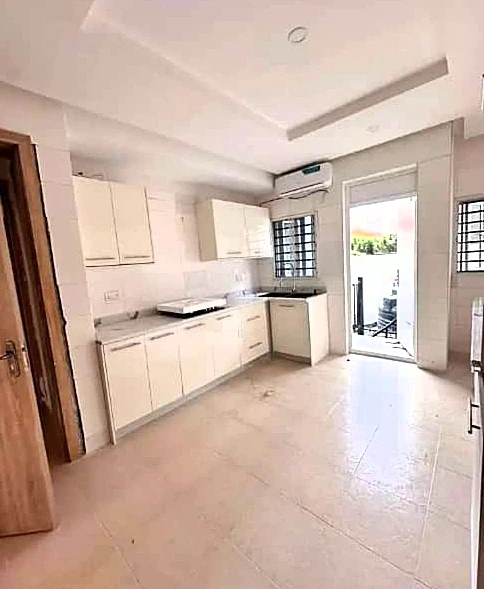 Duplex for Rent in Lekki phase 1, Lagos - Image 5