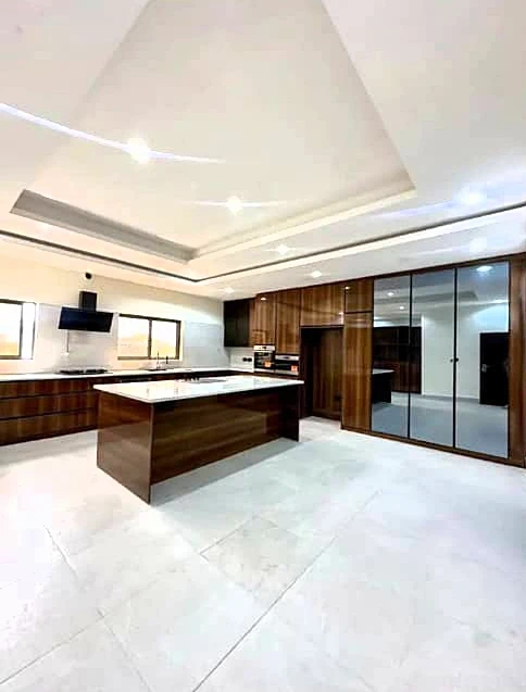 Pent-House for Sale in Ikoyi, Lagos - Image 3