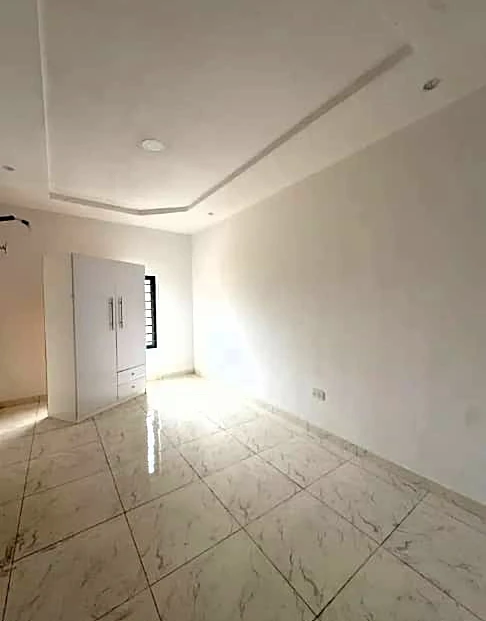 3 Bedroom Flat for Sale in Lekki phase 1, Lagos - Image 5