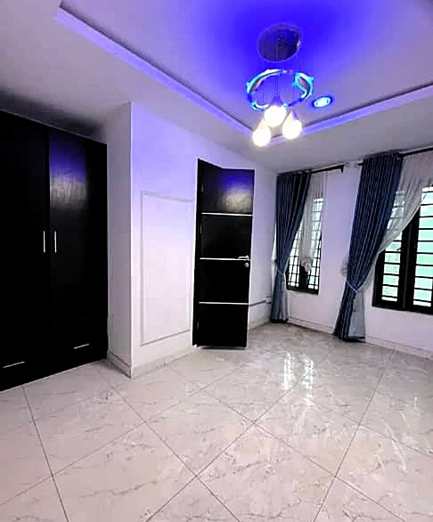2 Bedroom Flat for Sale in Ologolo Lekki, Lagos - Image 4