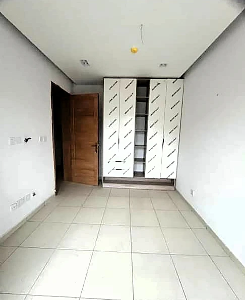 3 Bedroom Flat for Sale in Ologolo Lekki, Lagos - Image 4