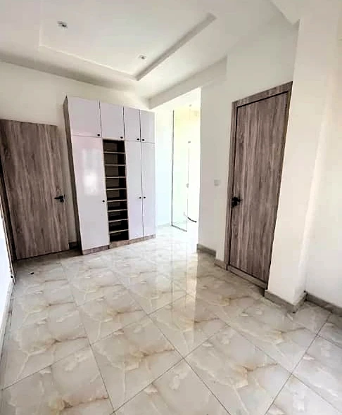 3 Bedroom Flat for Sale in Lekki, Lagos - Image 4