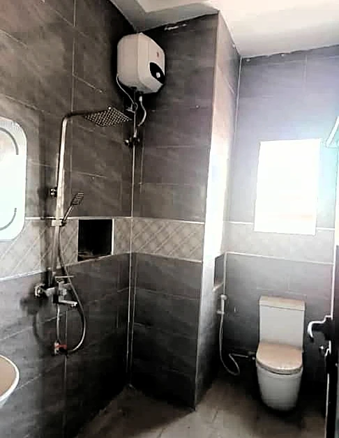 3 Bedroom Flat for Sale in Surulere, Lagos - Image 6