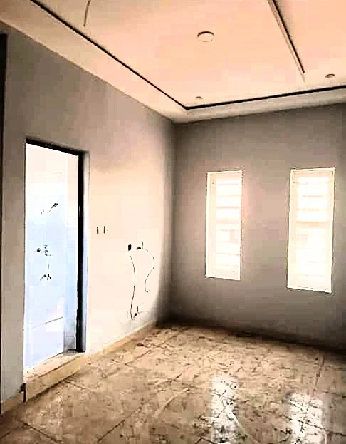 3 Bedroom Flat for Sale in Surulere, Lagos - Image 3