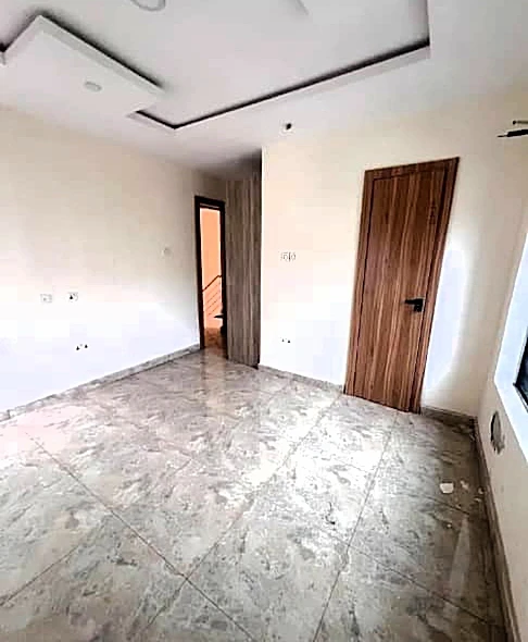 Duplex for Sale in Lekki phase 1, Lagos - Image 3