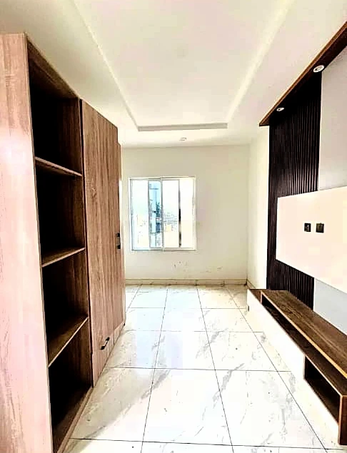 4 Bedroom Flat for Sale in Ikate Lekki, Lagos - Image 4