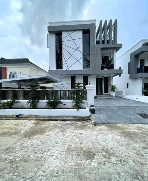 Duplex for Sale in Ikota Lekki, Lagos cover picture
