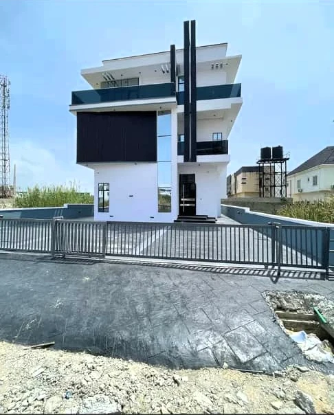 Duplex for Sale in Ikota, Lekki, Lagos cover picture