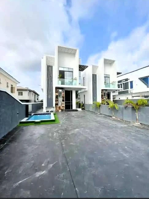 Duplex for Sale in Ajah, Lekki, Lagos cover picture