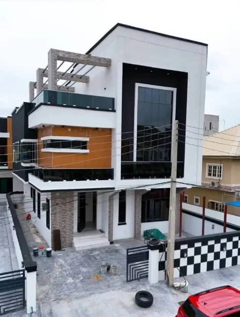 Duplex for Sale in Chevron, Lekki, Lagos cover picture