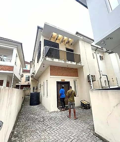 Duplex for Sale in Idado, Lekki, Lagos cover picture