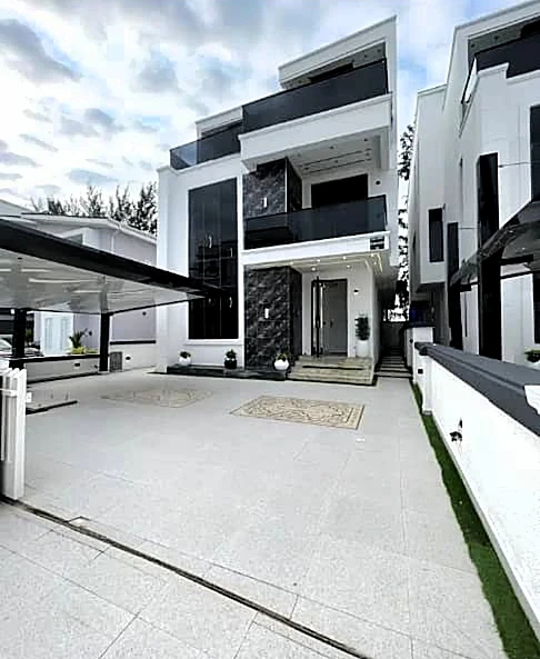 Duplex for Sale in Ikota, Lekki, Lagos cover picture