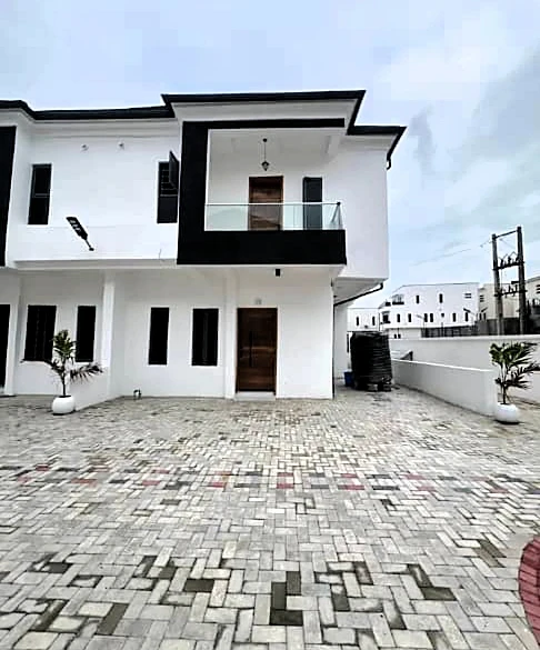Duplex for Sale in Ikota, Lekki, Lagos cover picture