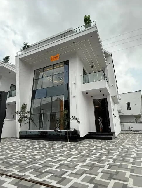 Duplex for Sale in Ajah, Lekki, Lagos cover picture