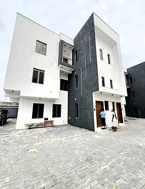 Duplex for Sale in Lekki phase 1, Lagos cover picture