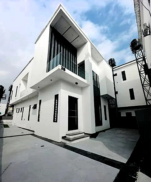 Duplex for Sale in Agungi, Lekki, Lagos cover picture
