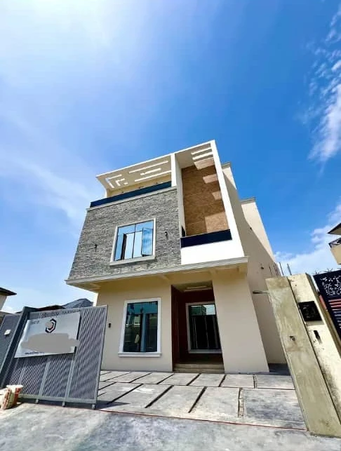 Duplex for Sale in Lekki phase 1, Lagos cover picture