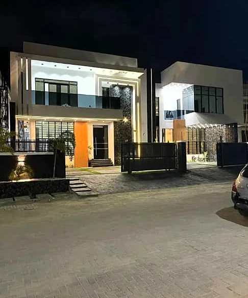 Duplex for Sale in Chevron, Toll gate, Lagos cover picture