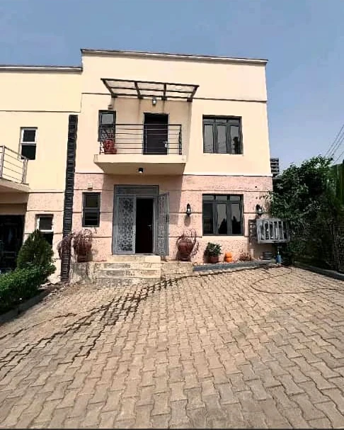 Duplex for Sale in Lifecamp, FCT cover picture