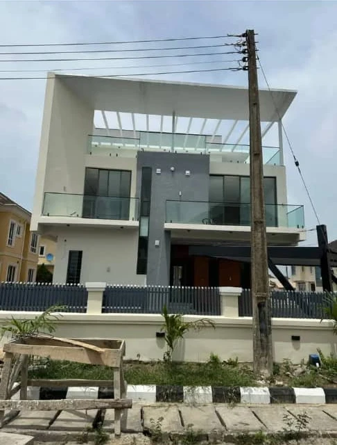 Duplex for Sale in Chevron, Lekki, Lagos cover picture