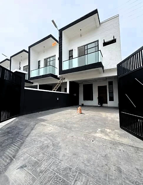 Duplex for Sale in Ikota, Lekki, Lagos cover picture