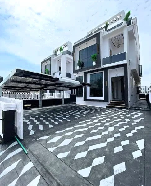 Duplex for Sale in Ikota, Lekki, Lagos cover picture