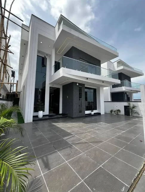 Duplex for Sale in Ajah, Lekki, Lagos cover picture