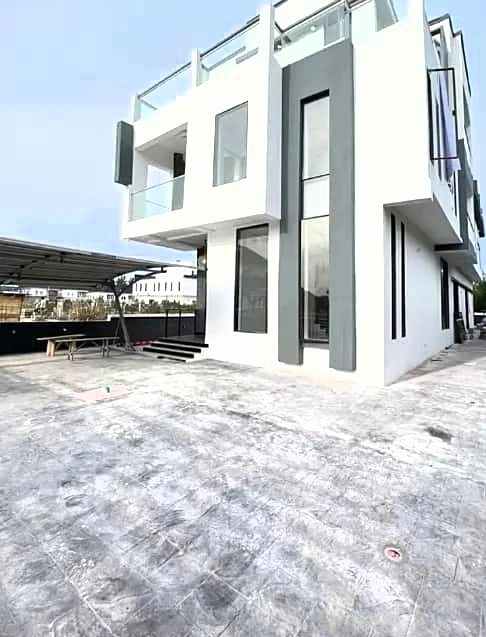 Duplex for Sale in Ikota, Lekki, Lagos cover picture