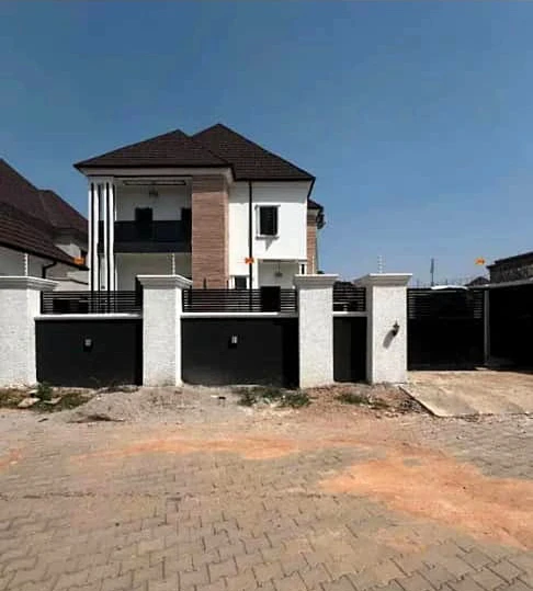 Duplex for Sale in Lugbe, FCT cover picture